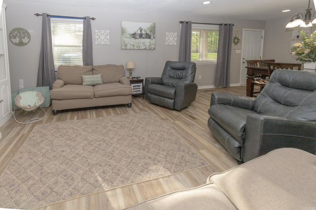 1632 military Road, Malvern, AR 72104