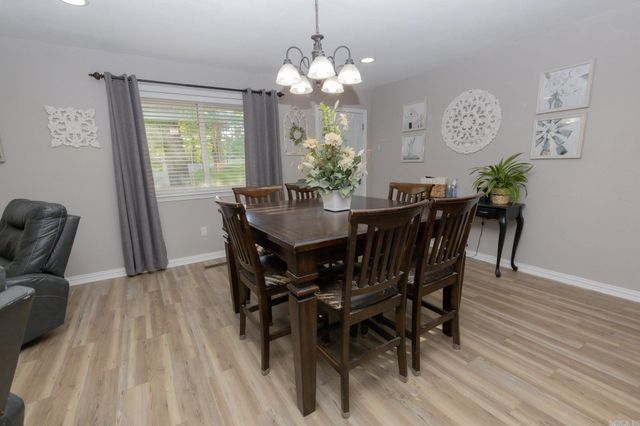 1632 military Road, Malvern, AR 72104