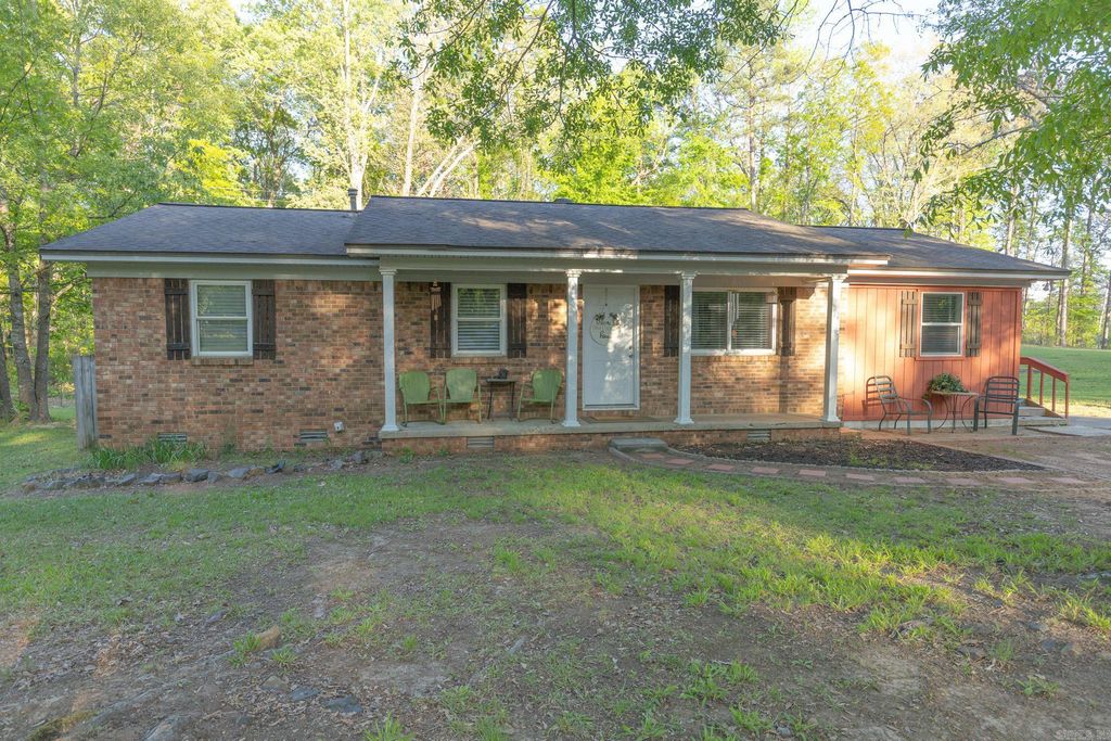 1632 military Road, Malvern, AR 72104