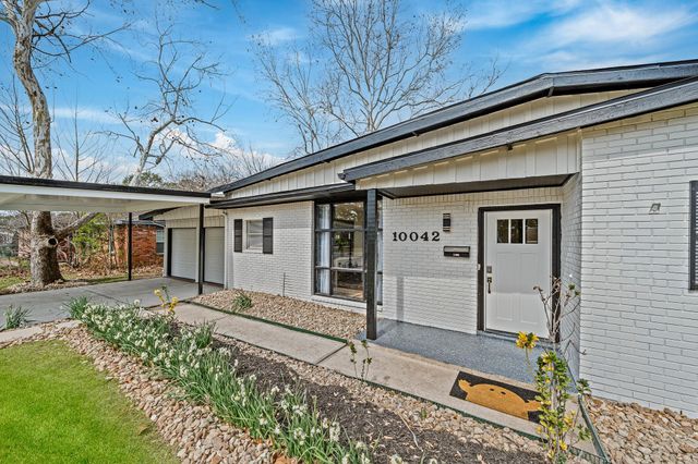 10042 Lazy Oaks Street, Houston, TX 77080