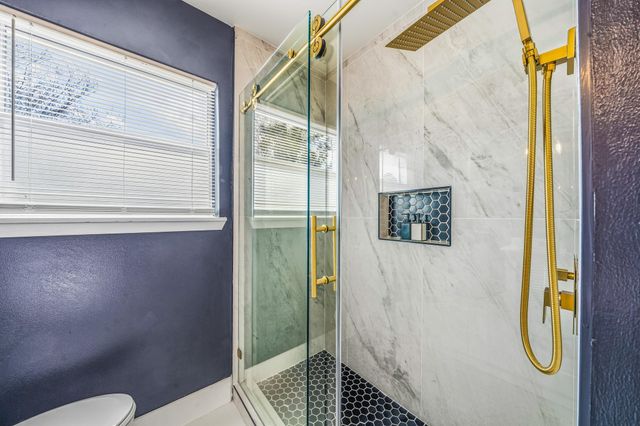 10042 Lazy Oaks Street, Houston, TX 77080