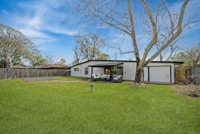 10042 Lazy Oaks Street, Houston, TX 77080