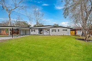 10042 Lazy Oaks Street, Houston, TX 77080