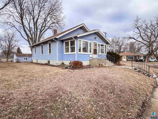 829 N Van Eps Ave Avenue, Sioux Falls, SD 57103