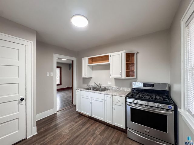 829 N Van Eps Ave Avenue, Sioux Falls, SD 57103