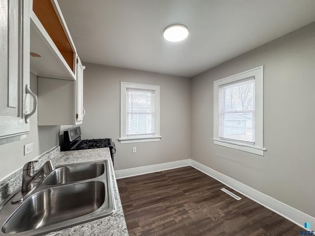 829 N Van Eps Ave Avenue, Sioux Falls, SD 57103