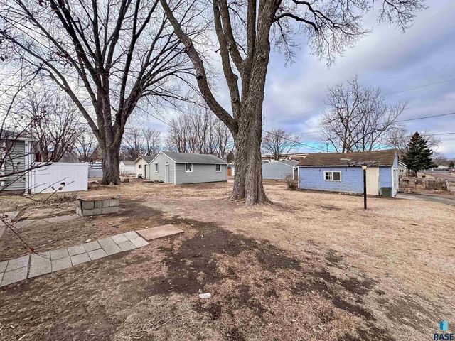 829 N Van Eps Ave Avenue, Sioux Falls, SD 57103