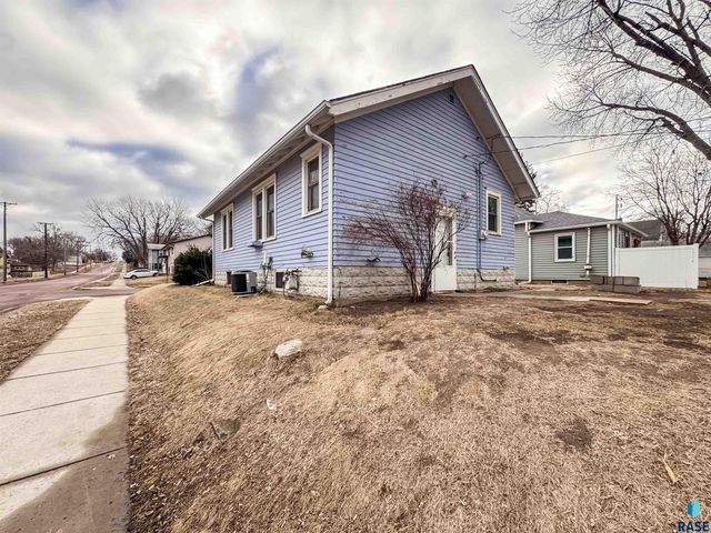 829 N Van Eps Ave Avenue, Sioux Falls, SD 57103
