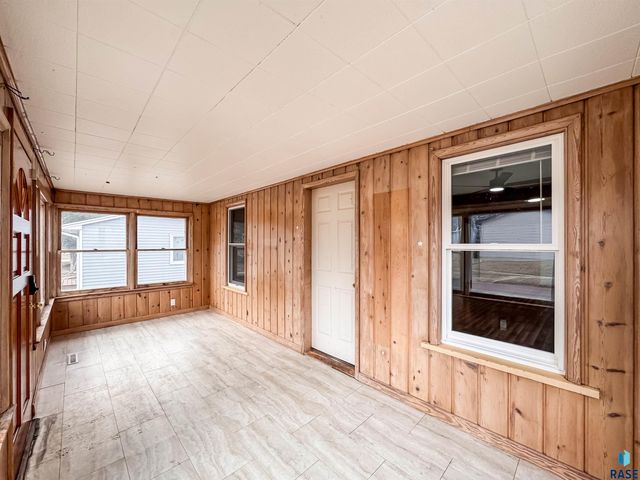 829 N Van Eps Ave Avenue, Sioux Falls, SD 57103