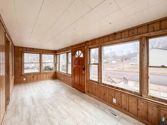 829 N Van Eps Ave Avenue, Sioux Falls, SD 57103