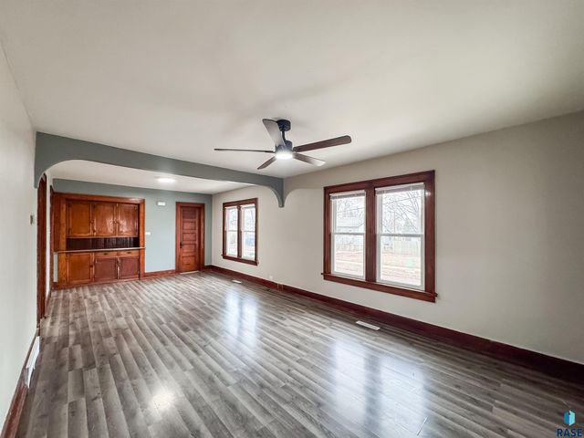 829 N Van Eps Ave Avenue, Sioux Falls, SD 57103