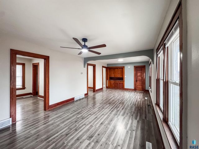 829 N Van Eps Ave Avenue, Sioux Falls, SD 57103