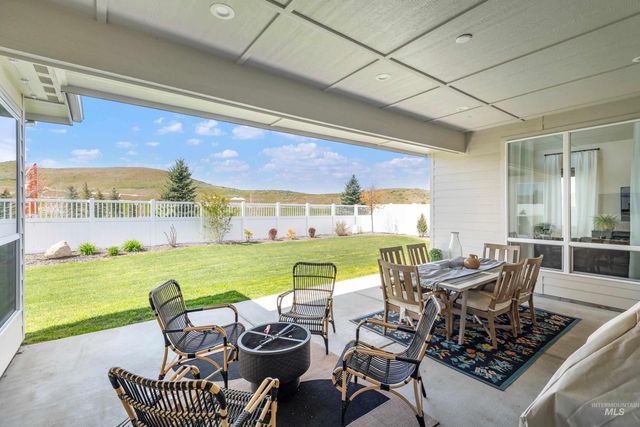 13697 N Sage Grouse Way, Boise, ID 83714