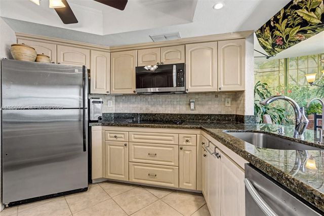 11930 N Bayshore Dr 606, North Miami, FL 33181