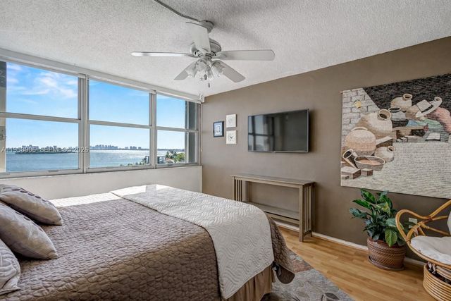 11930 N Bayshore Dr 606, North Miami, FL 33181