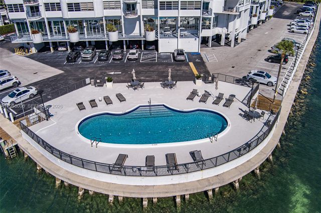 11930 N Bayshore Dr 606, North Miami, FL 33181