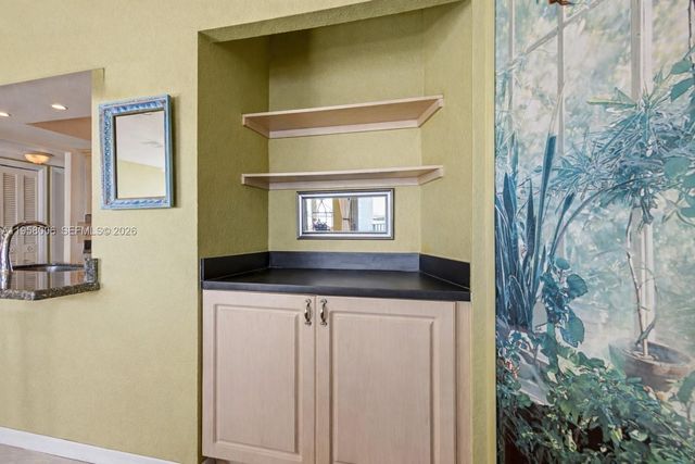 11930 N Bayshore Dr 606, North Miami, FL 33181