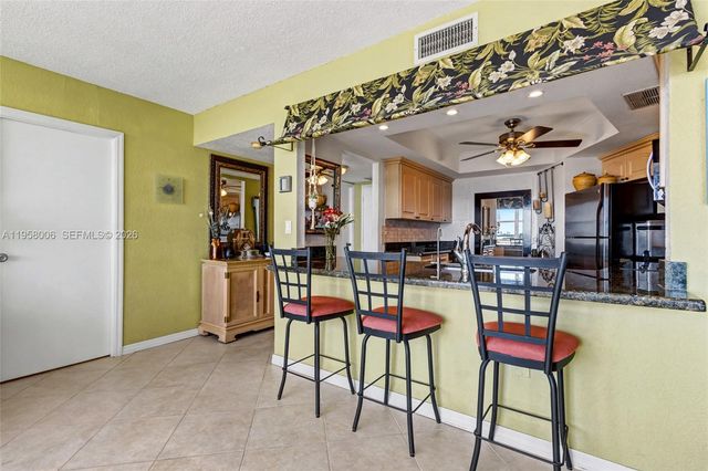 11930 N Bayshore Dr 606, North Miami, FL 33181