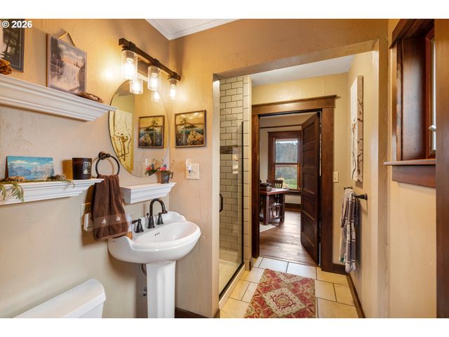 615 Nw TERRITORIAL Rd, Canby, OR 97013