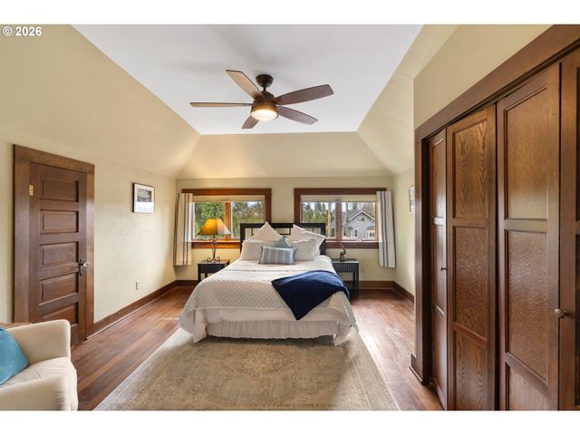 615 Nw TERRITORIAL Rd, Canby, OR 97013