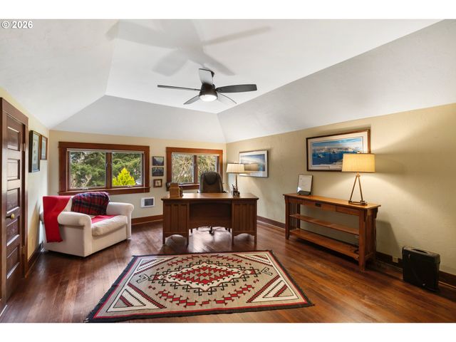 615 Nw TERRITORIAL Rd, Canby, OR 97013