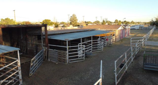 875 Le Barron Road, El Paso, TX 79907