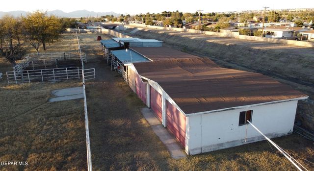 875 Le Barron Road, El Paso, TX 79907