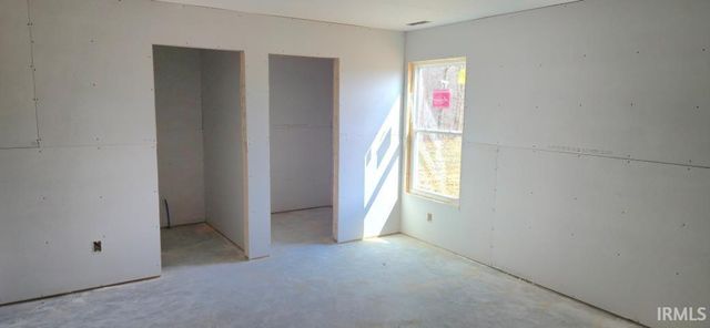 1403 E Boulder Run, Columbia City, IN 46725