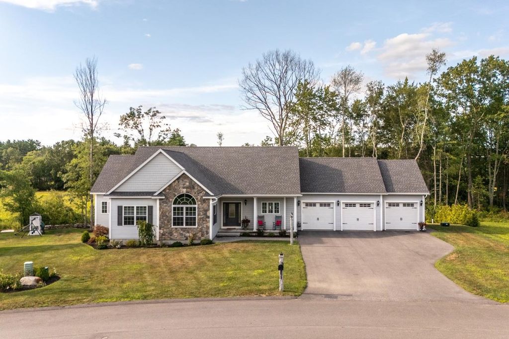 25 Wildwood Road, Pelham, NH 03076