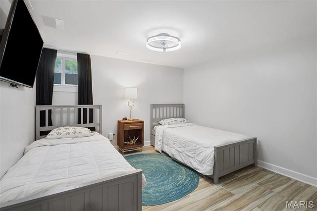 1016 Forest Avenue, Kirkwood, MO 63122