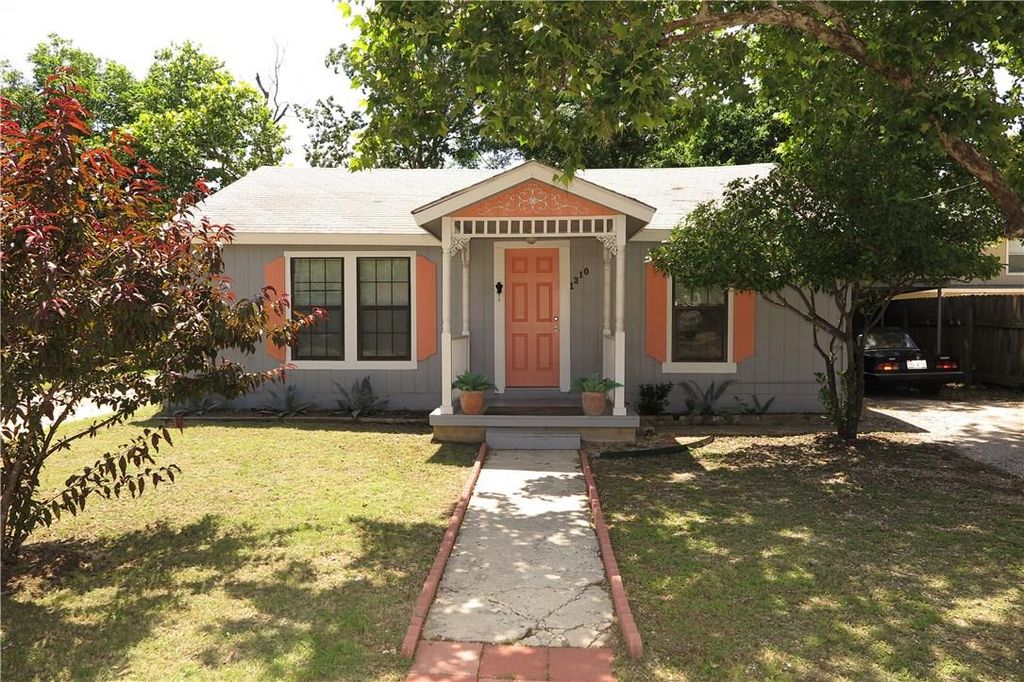 1310 S Pine ST, Georgetown, TX 78626