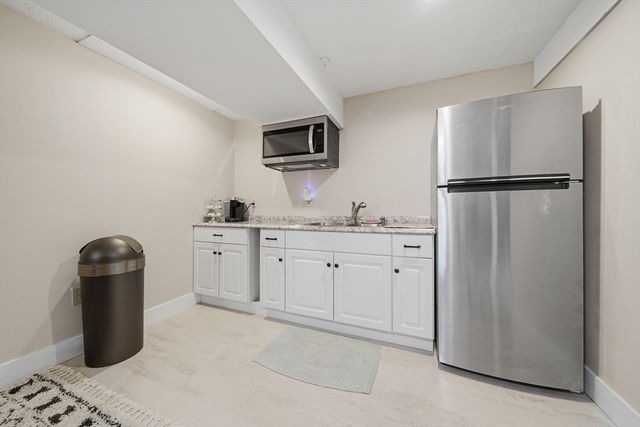 1 Rock Forest Drive, Hooksett, NH 03106