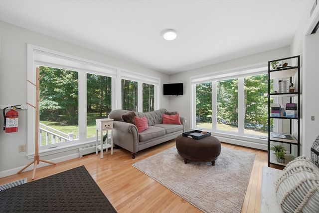 1 Rock Forest Drive, Hooksett, NH 03106