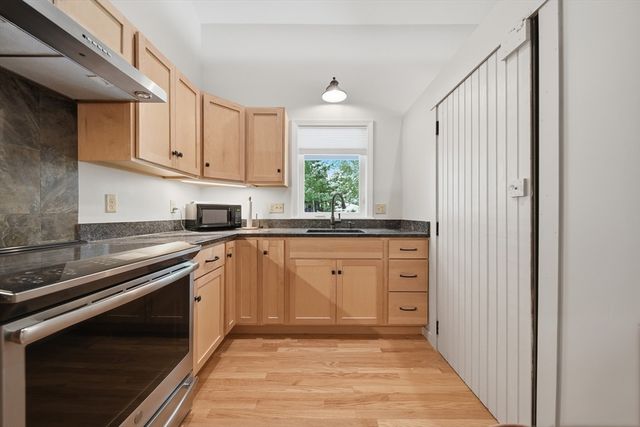 1 Rock Forest Drive, Hooksett, NH 03106