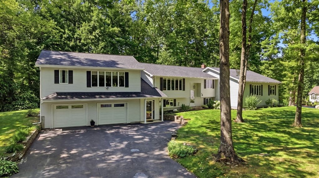 1 Rock Forest Drive, Hooksett, NH 03106