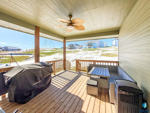 821 N Sylvan Dr Drive, Sioux Falls, SD 57110