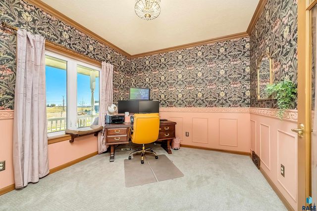 821 N Sylvan Dr Drive, Sioux Falls, SD 57110