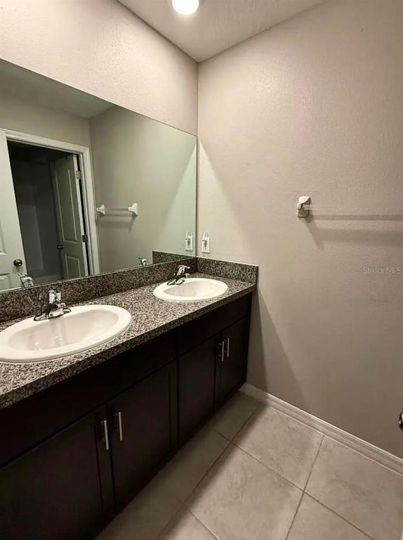 Image 15 of property listing at 12957 WILDFLOWER MEADOW DRIVE, Riverview, FL 33579