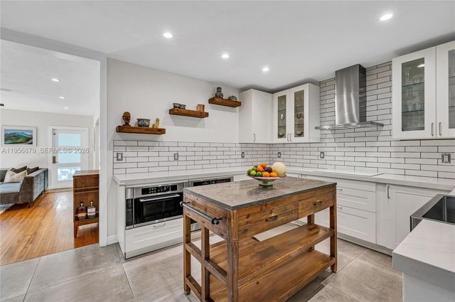 3535 W Glencoe St, Miami, FL 33133