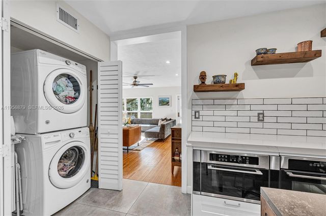 3535 W Glencoe St, Miami, FL 33133