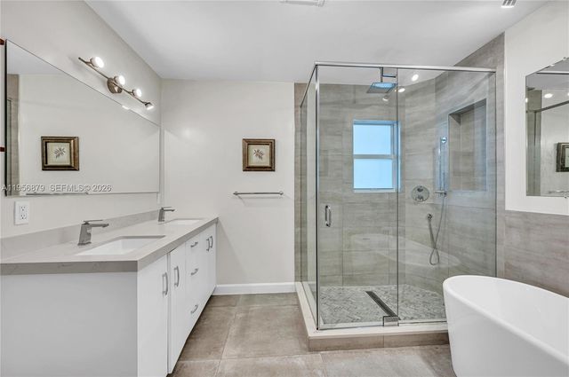 3535 W Glencoe St, Miami, FL 33133