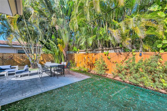 3535 W Glencoe St, Miami, FL 33133