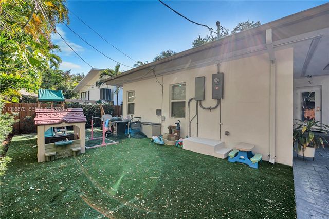 3535 W Glencoe St, Miami, FL 33133