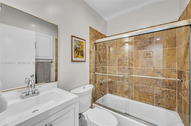 3535 W Glencoe St, Miami, FL 33133