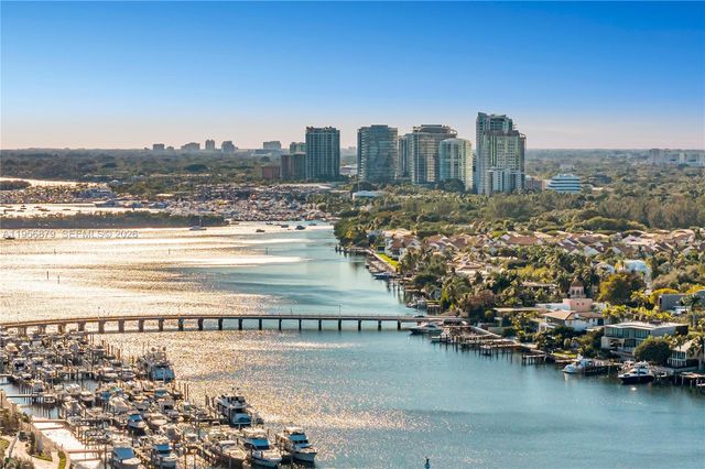 3535 W Glencoe St, Miami, FL 33133