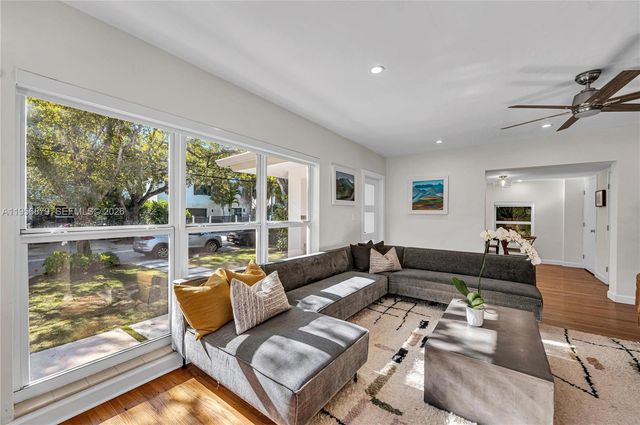 3535 W Glencoe St, Miami, FL 33133