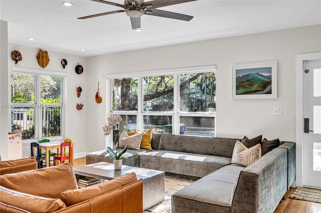 3535 W Glencoe St, Miami, FL 33133