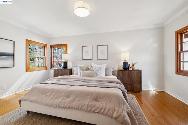 2435 Burlington St, Oakland, CA 94602