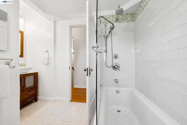 2435 Burlington St, Oakland, CA 94602