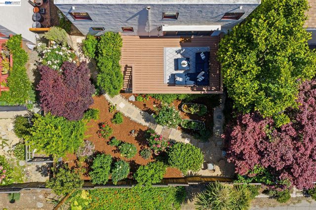 2435 Burlington St, Oakland, CA 94602